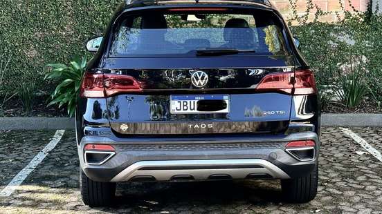 VOLKSWAGEN-TAOS-2022