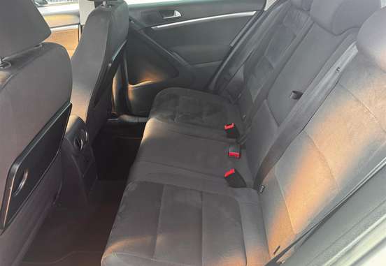 VOLKSWAGEN-TIGUAN-2012