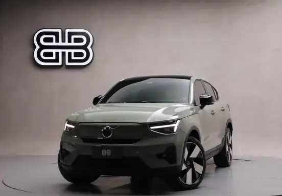 VOLVO-C40-2023