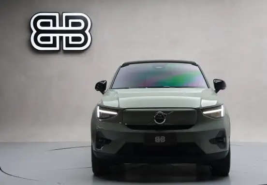 VOLVO-C40-2023