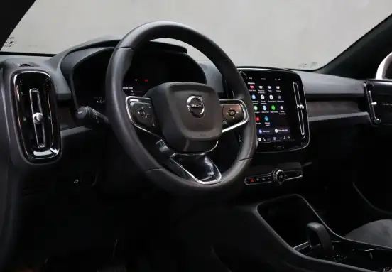 VOLVO-C40-2023