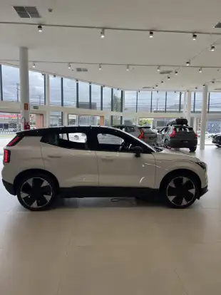 VOLVO-EX30-2026
