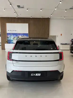 VOLVO-EX30-2026