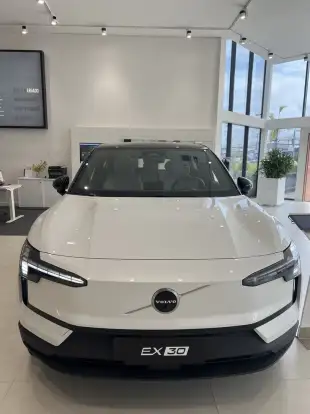 VOLVO-EX30-2026