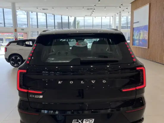 VOLVO-EX90-P8 RECHARGE TWIN ELECTRIC PERFORMANCE ULTRA AWD VOLVO-EX90-2025