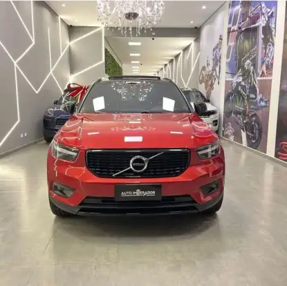 VOLVO-XC40-2018