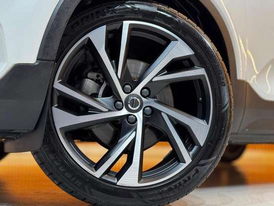 VOLVO-XC40-2.0 T5 GASOLINA R-DESIGN AWD GEARTRONIC VOLVO-XC40-2019