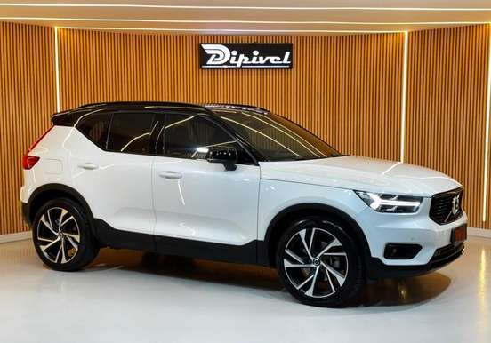 VOLVO-XC40-2019