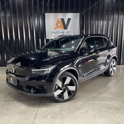 VOLVO-XC40-2022