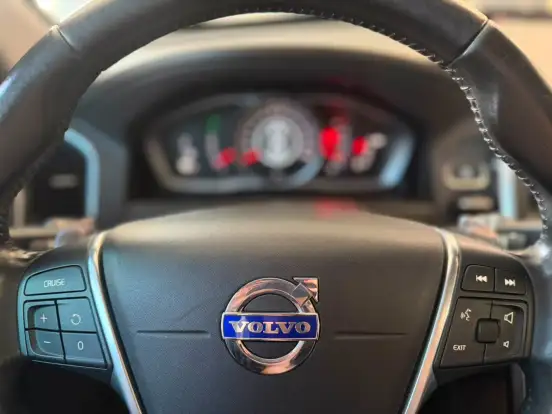 VOLVO-XC60-2.0 T5 KINETIC GASOLINA 4P AUTOMÁTICO VOLVO-XC60-2015
