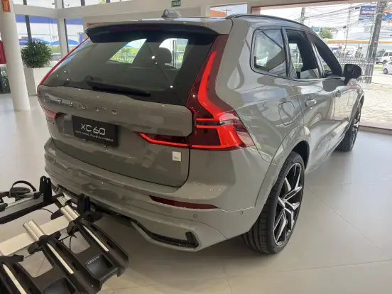 VOLVO-XC60-2025