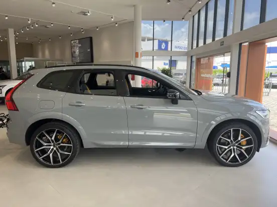 VOLVO-XC60-2025