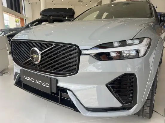 VOLVO-XC60-2025