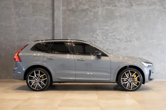 VOLVO-XC60-2023