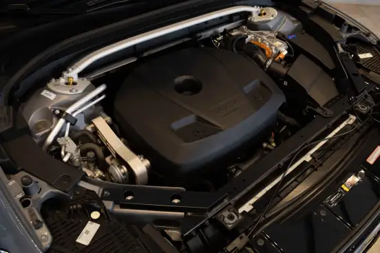 VOLVO-XC60-2023