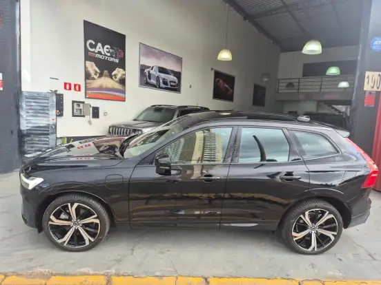 VOLVO-XC60-2023