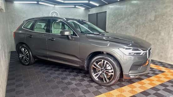 VOLVO-XC60-2.0 D5 DIESEL MOMENTUM AWD GEARTRONIC VOLVO-XC60-2019