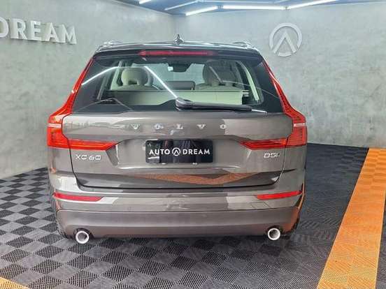 VOLVO-XC60-2.0 D5 DIESEL MOMENTUM AWD GEARTRONIC VOLVO-XC60-2019