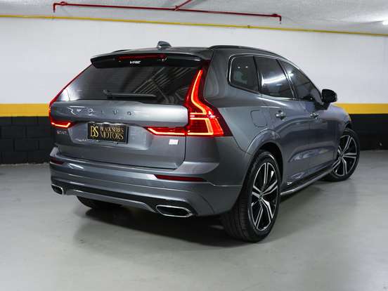 VOLVO-XC60-2021