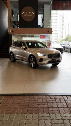 VOLVO-XC60-2022
