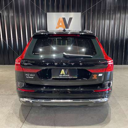 VOLVO-XC60-2022