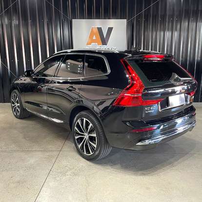 VOLVO-XC60-2022