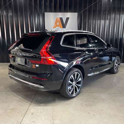 VOLVO-XC60-2022