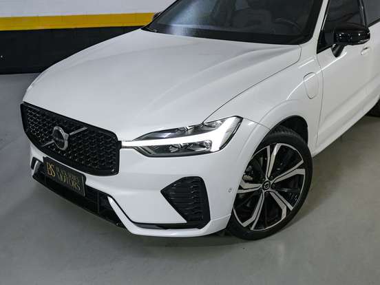 VOLVO-XC60-2022