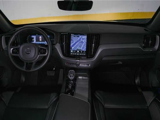 VOLVO-XC60-2022