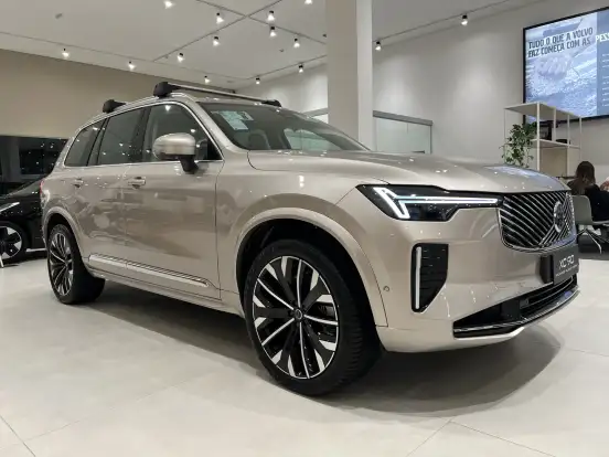 VOLVO-XC90-2025