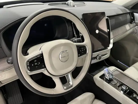 VOLVO-XC90-2025