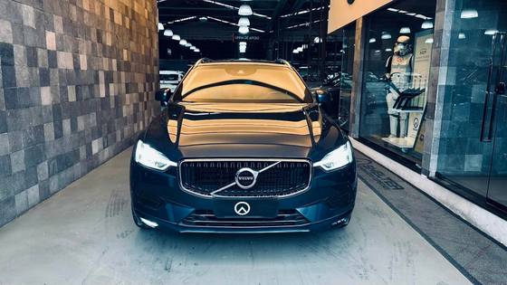 VOLVO XC60 2.0 D5 DIESEL MOMENTUM AWD GEARTRONIC