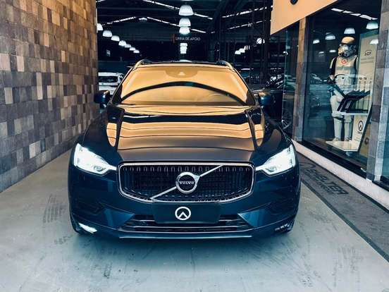 VOLVO-XC60-2.0 D5 DIESEL MOMENTUM AWD GEARTRONIC VOLVO-XC60-2019