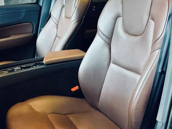 VOLVO-XC60-2.0 D5 DIESEL MOMENTUM AWD GEARTRONIC VOLVO-XC60-2019