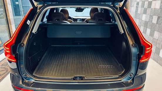 VOLVO-XC60-2019