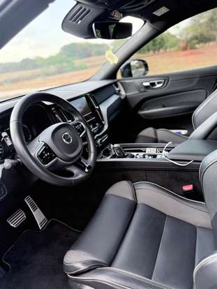 VOLVO-XC60-2021