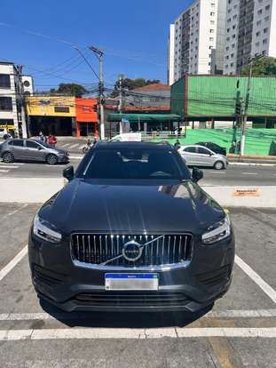 VOLVO-XC90-2020