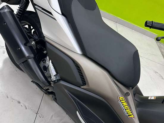 YAMAHA-XMAX 250 CONNECTED ABS YAMAHA-XMAX 250 CONNECTED ABS-2025