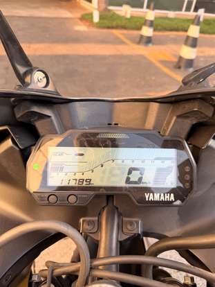 YAMAHA-YZF R15-2024