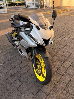 YAMAHA-YZF R15-2024