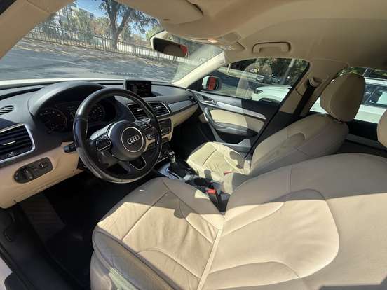 AUDI-Q3-2015