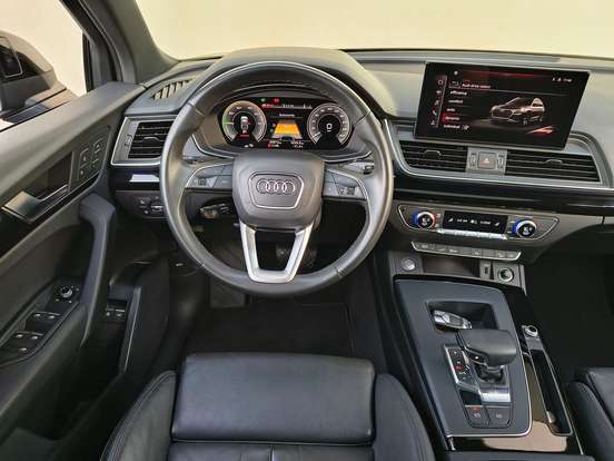 AUDI-Q5-2023
