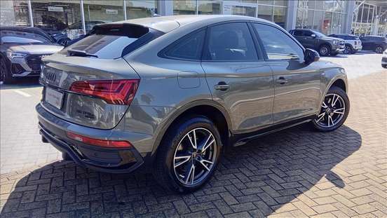 AUDI-Q5-2024