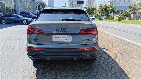 AUDI-Q5-2024