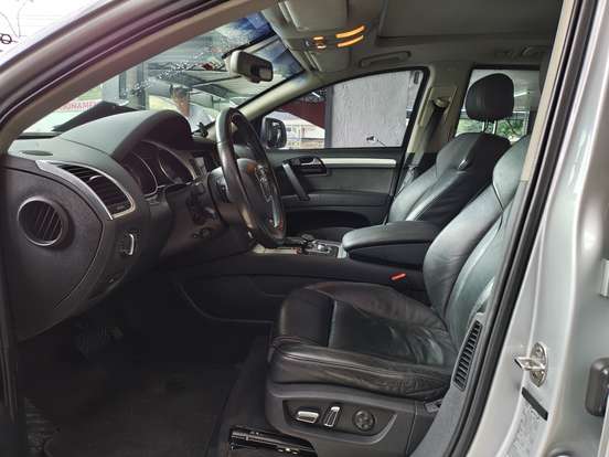 AUDI-Q7-2010