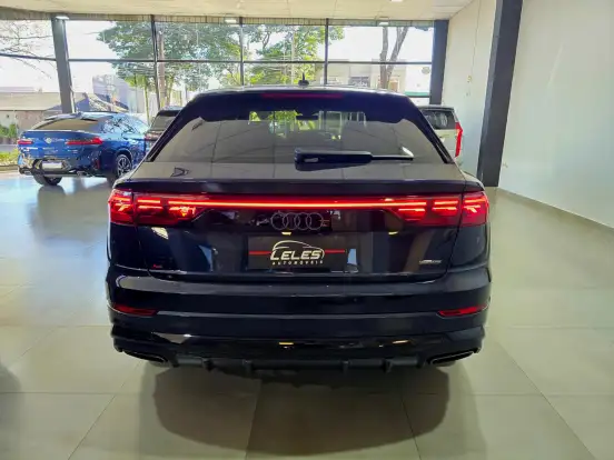 AUDI-Q8-2025