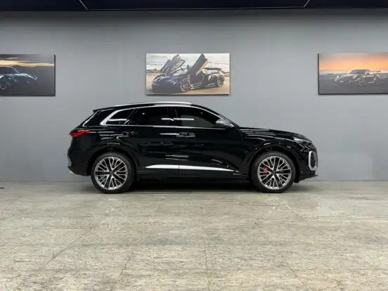 AUDI-SQ5-2025