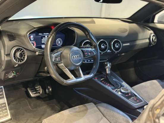 AUDI-TT-2015