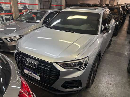 AUDI-Q3-2021