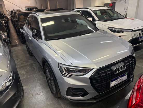 AUDI-Q3-2021
